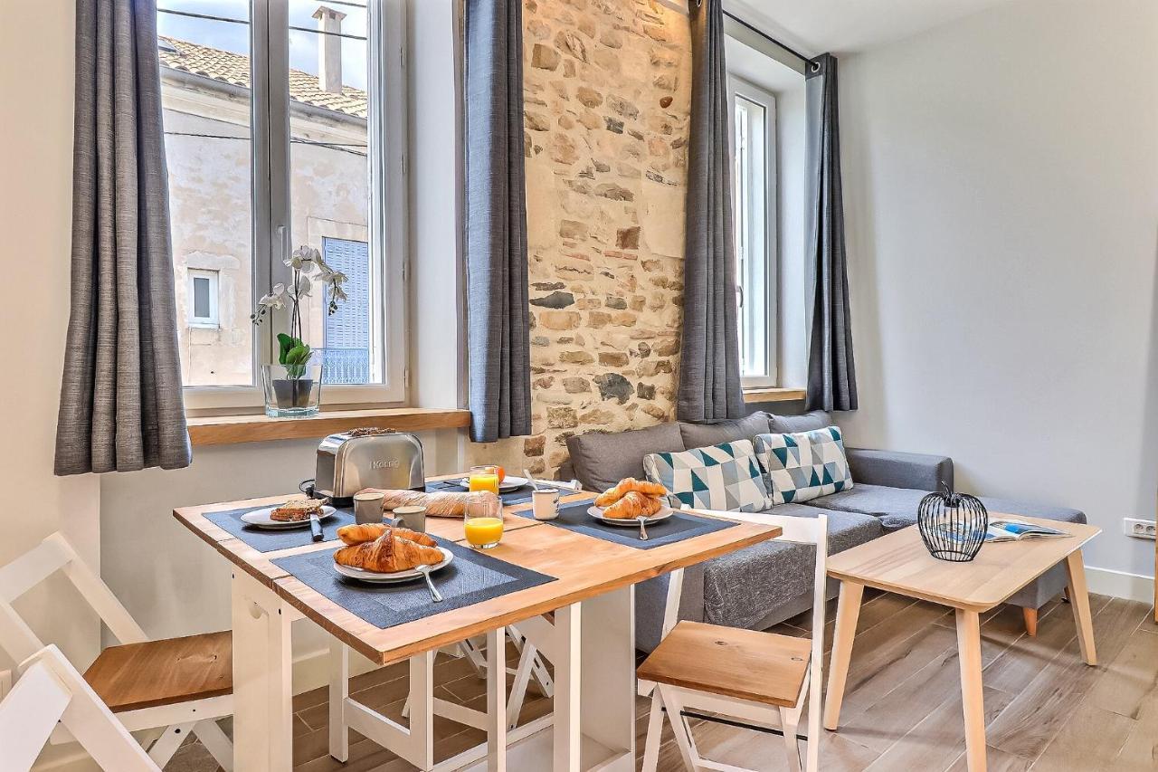 Appart Cosy Terrasse Gare De Nimes Apartment Exterior photo